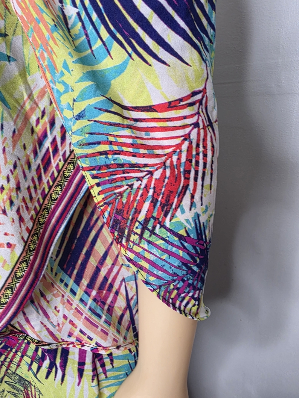 BOLD elements Multicolor Tropical Cold-Shoulder Top Size US/XL - Picture 5 of 14